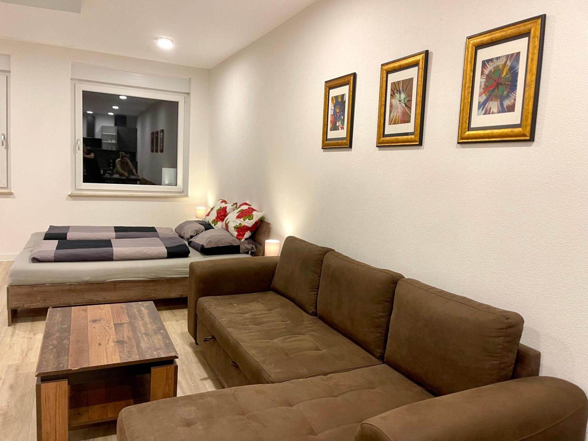 Neu Grosse Einzimmerwohnung Im Zentrum Goldstadt Pforzheim Schloessle Kültér fotó