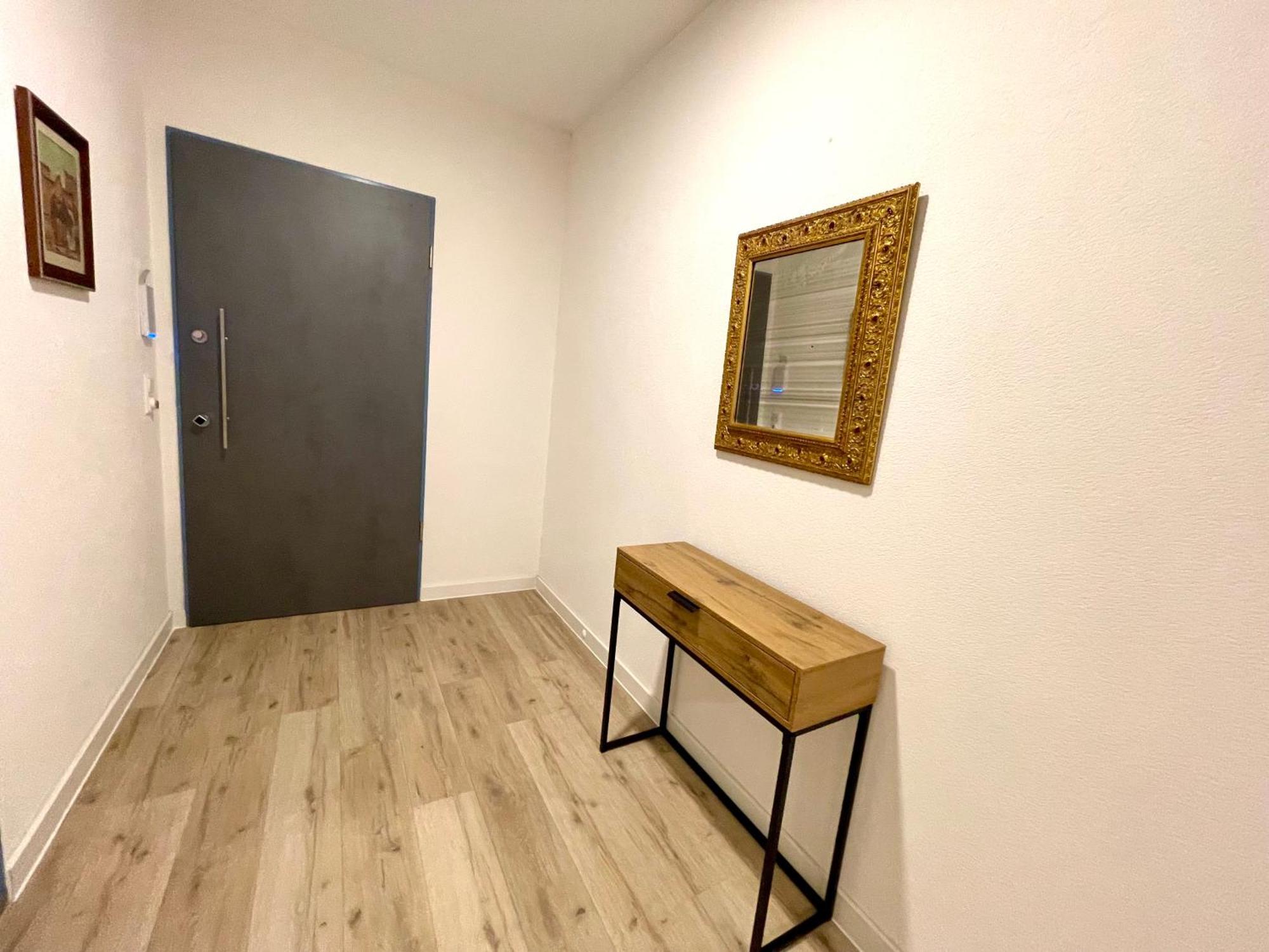 Neu Grosse Einzimmerwohnung Im Zentrum Goldstadt Pforzheim Schloessle Kültér fotó