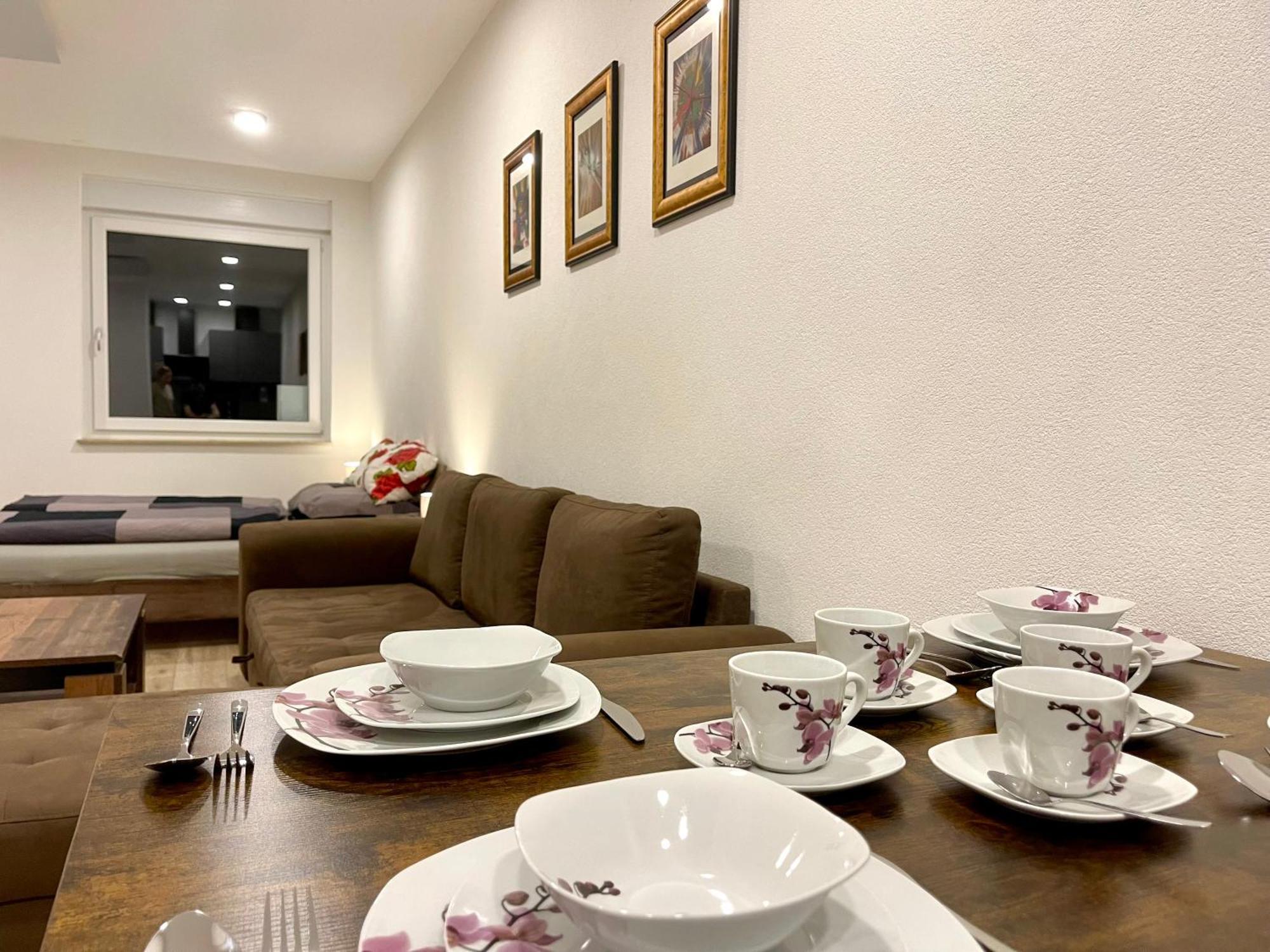 Neu Grosse Einzimmerwohnung Im Zentrum Goldstadt Pforzheim Schloessle Kültér fotó