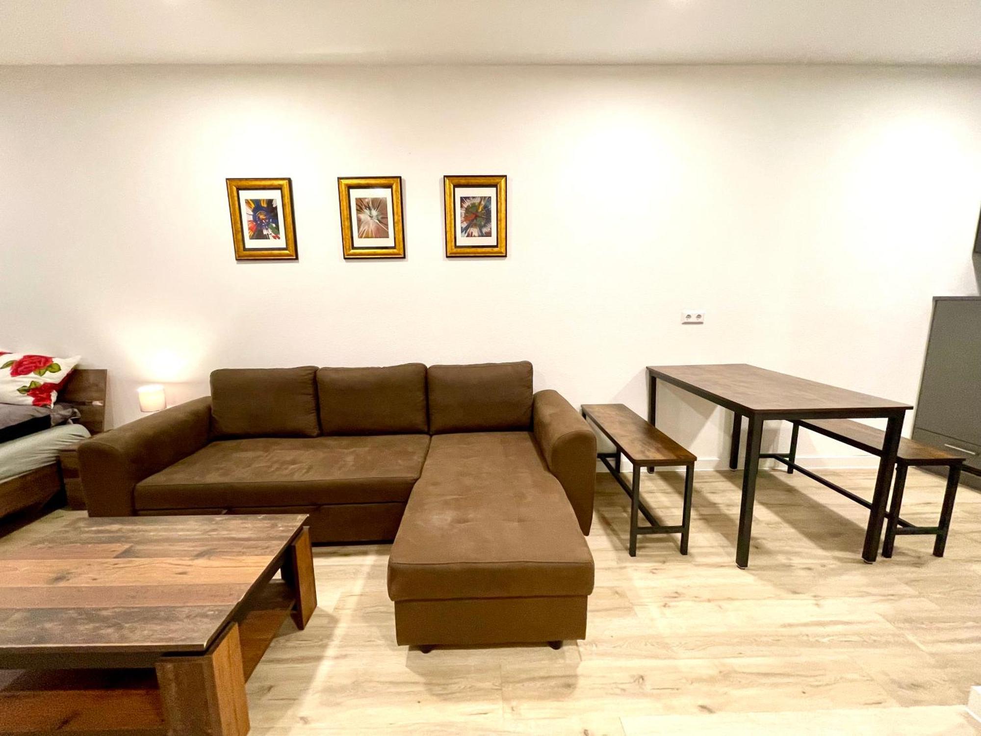 Neu Grosse Einzimmerwohnung Im Zentrum Goldstadt Pforzheim Schloessle Kültér fotó