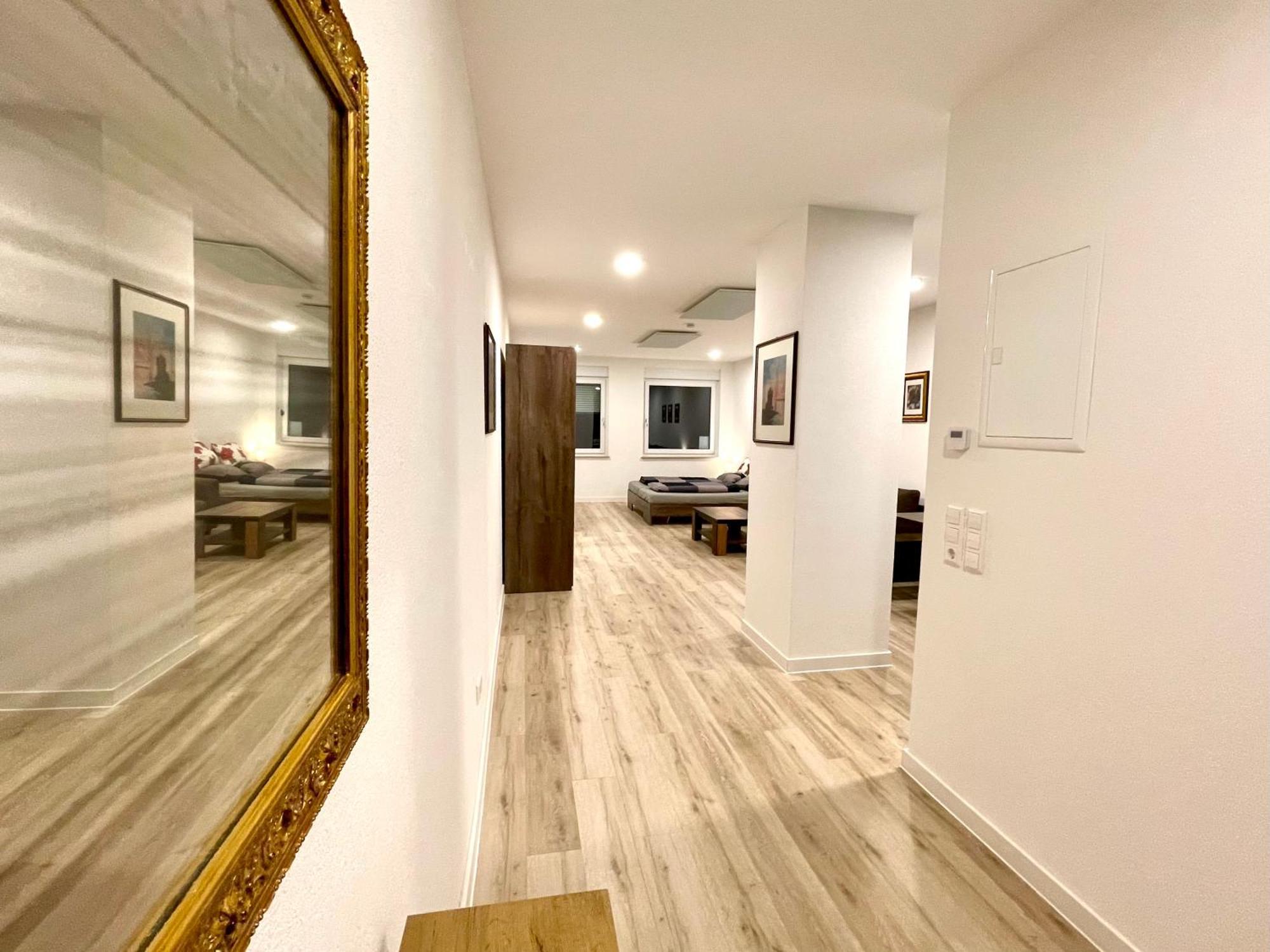 Neu Grosse Einzimmerwohnung Im Zentrum Goldstadt Pforzheim Schloessle Kültér fotó