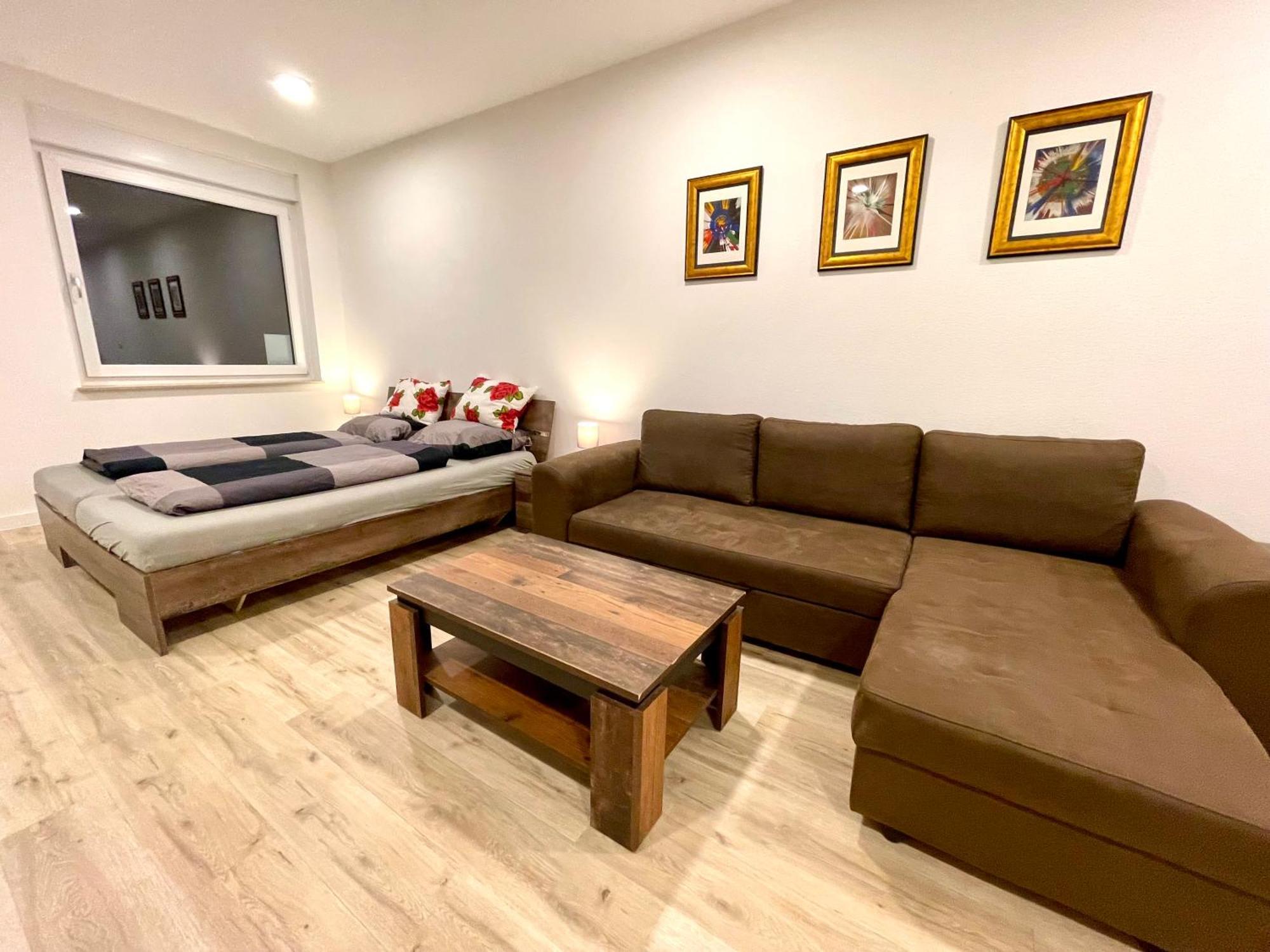 Neu Grosse Einzimmerwohnung Im Zentrum Goldstadt Pforzheim Schloessle Kültér fotó
